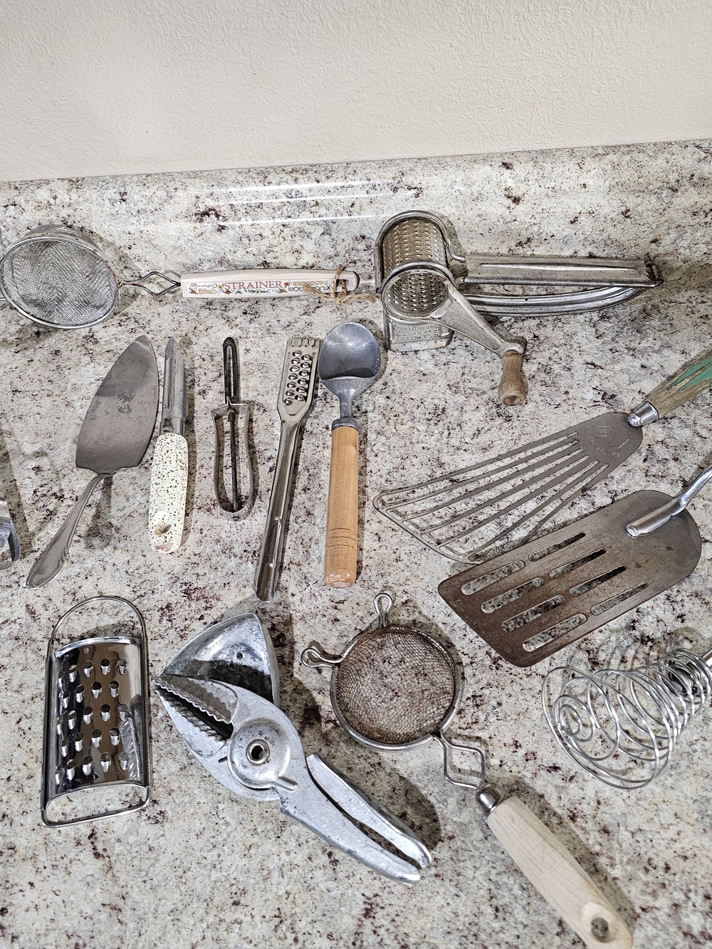 Assorted "Vintage" Utensil Set